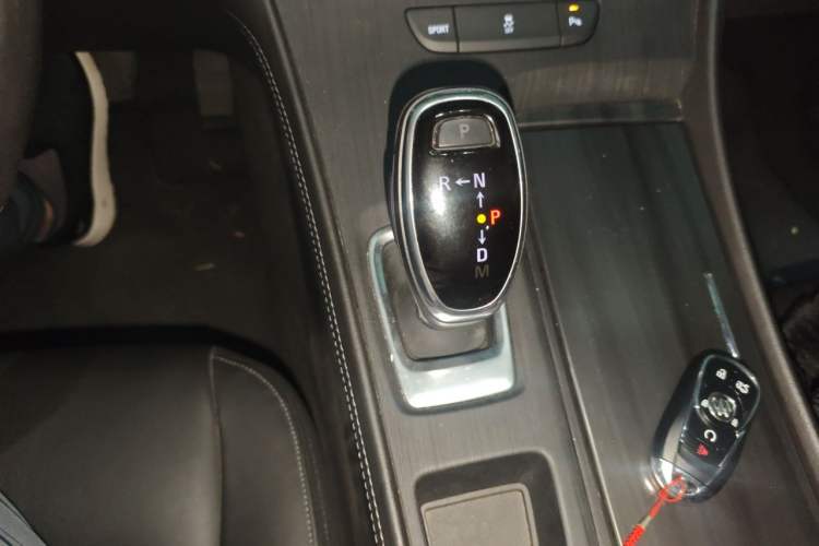 Used Buick LaCrosse 2018 20T Elite Edition Gear Lever