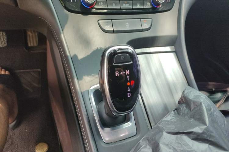 Used Buick LaCrosse 2018 20T Elite Edition Gear Lever