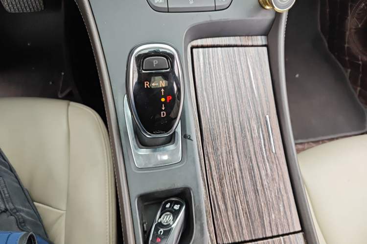 Used Buick LaCrosse 2018 20T Leading Model Gear Lever