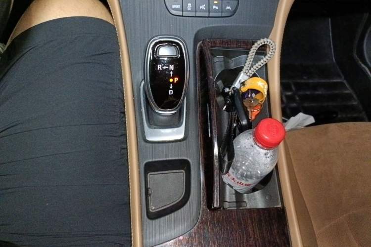Used Buick LaCrosse 2018 28T Luxury Model Gear Lever