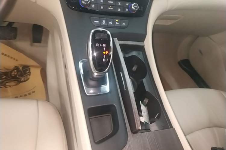 Used Buick LaCrosse 2018 28T Avenir Gear Lever