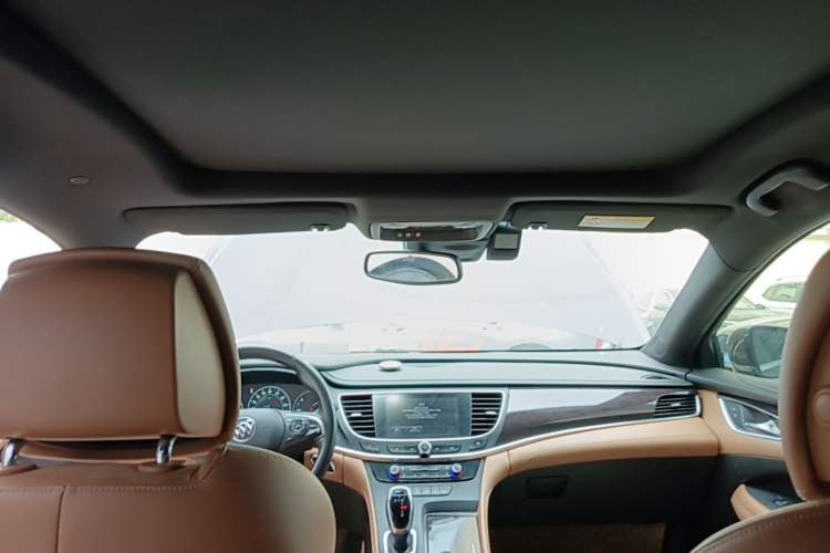 Used Buick LaCrosse 2018 28T Luxury Model Headliner