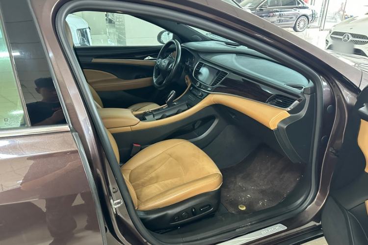 Used Buick LaCrosse 2018 20T Luxury Model Interior 15