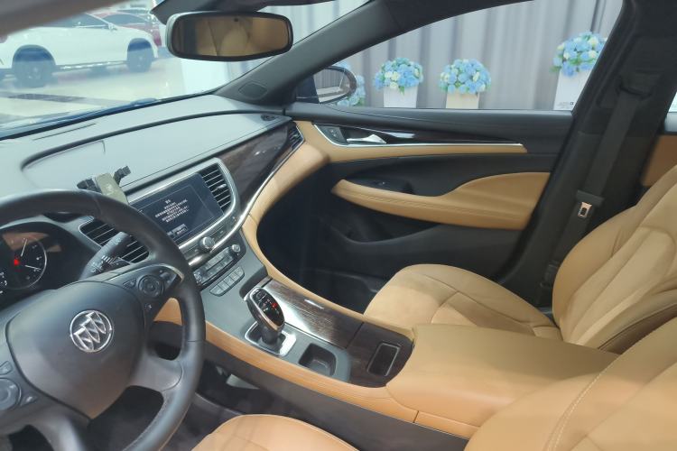 Used Buick LaCrosse 2018 20T Luxury Model Interior 2