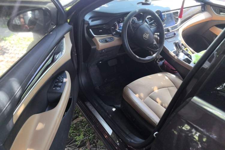Used Buick LaCrosse 2018 28T Elite Edition Interior 3
