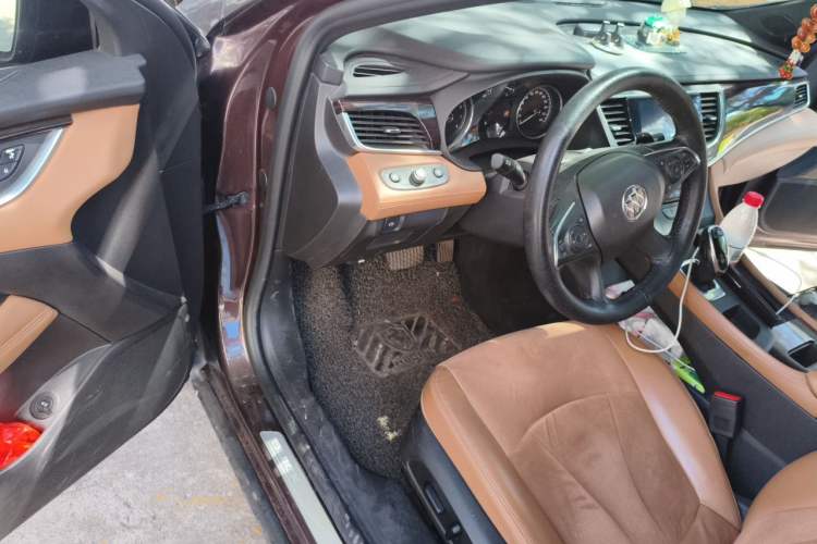 Used Buick LaCrosse 2018 28T Elite Edition Interior 3
