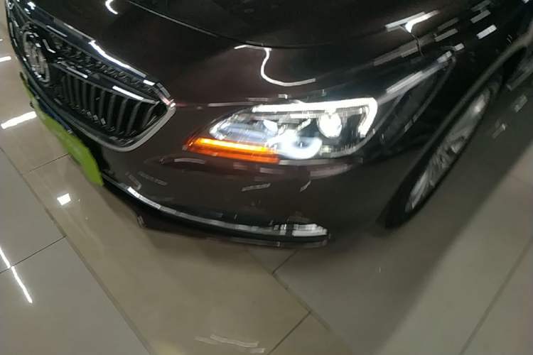 Used Buick LaCrosse 2018 28T Elite Edition Left Front Headlight