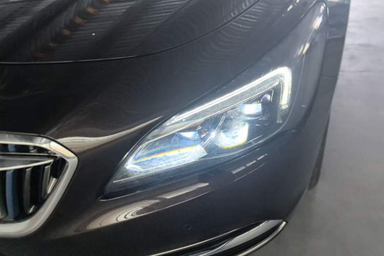 Used Buick LaCrosse 2018 28T Luxury Model Left Front Headlight