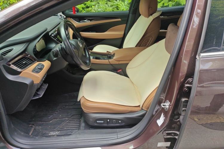Used Buick LaCrosse 2018 28T Luxury Model Left Front Seat