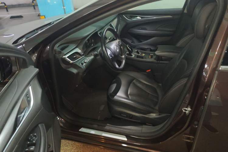 Used Buick LaCrosse 2018 20T Elite Edition Left Front Seat