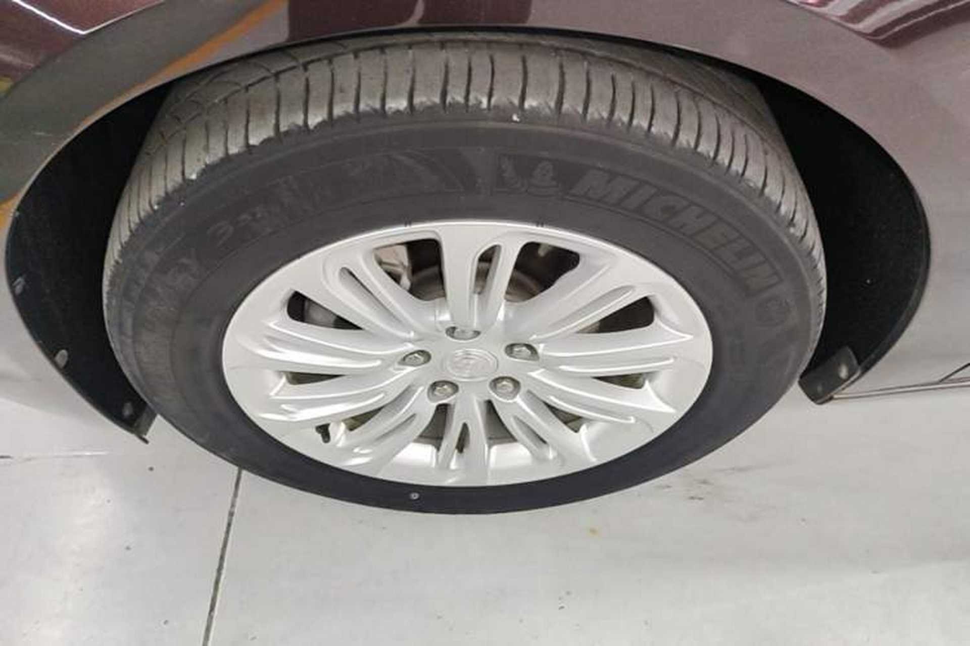 Used Buick LaCrosse 2018 20T Elite Edition Left Front Wheel Hub
