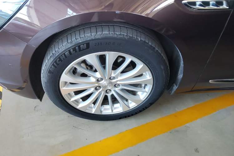 Used Buick LaCrosse 2018 28T Elite Edition Left Front Wheel Hub