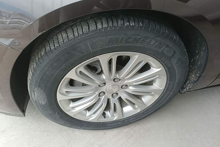 Used Buick LaCrosse 2018 20T Elite Edition Left Front Wheel Hub