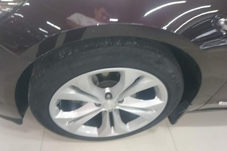 Used Buick LaCrosse 2018 28T Avenir Left Front Wheel Hub