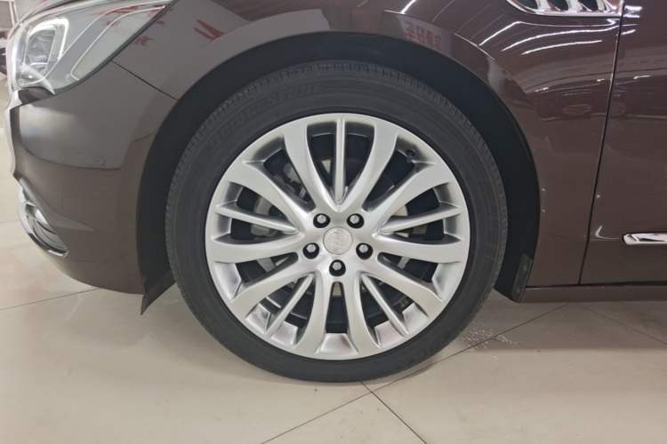 Used Buick LaCrosse 2018 28T Luxury Model Left Front Wheel Hub