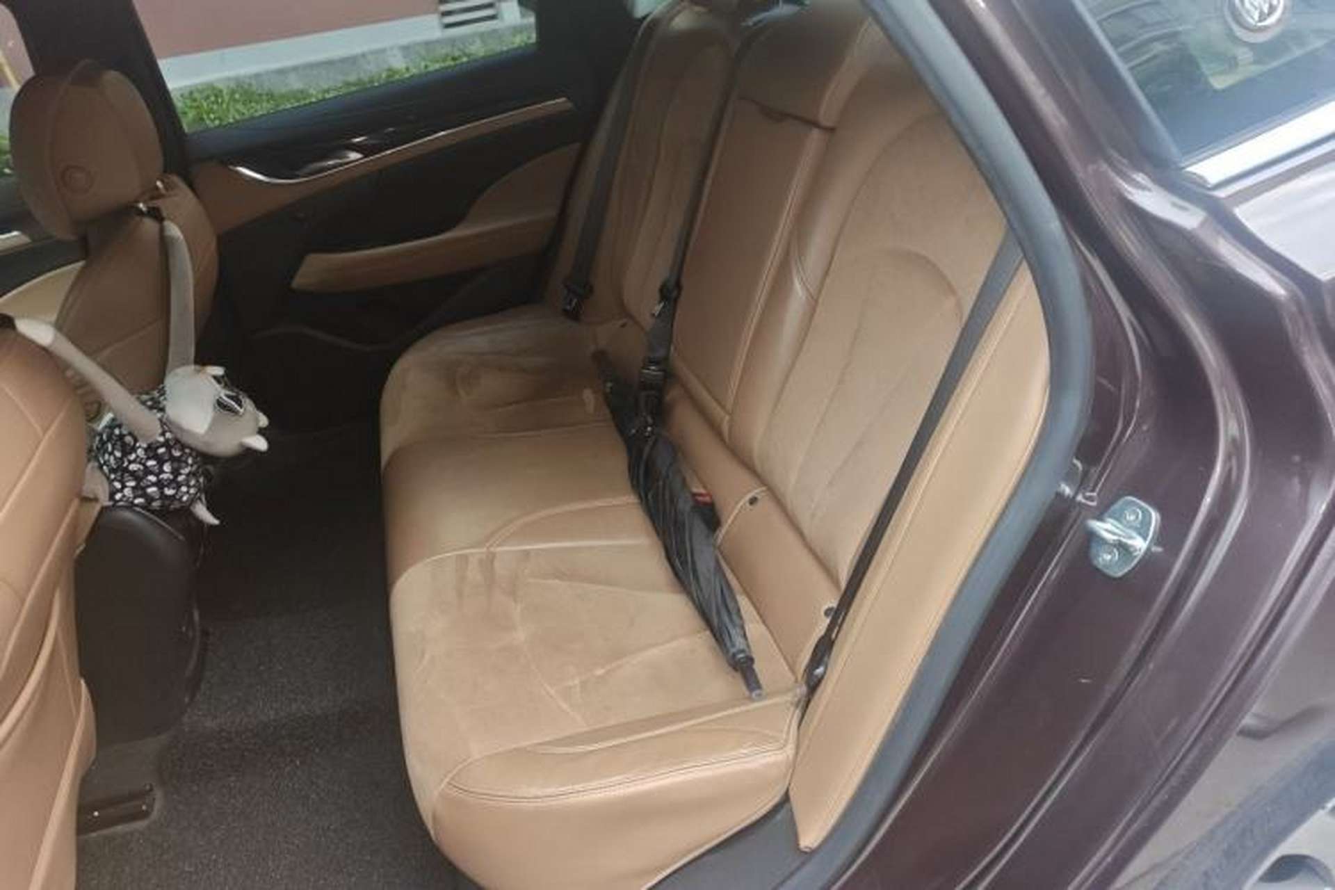 Used Buick LaCrosse 2018 28T Luxury Model Left Rear Seat