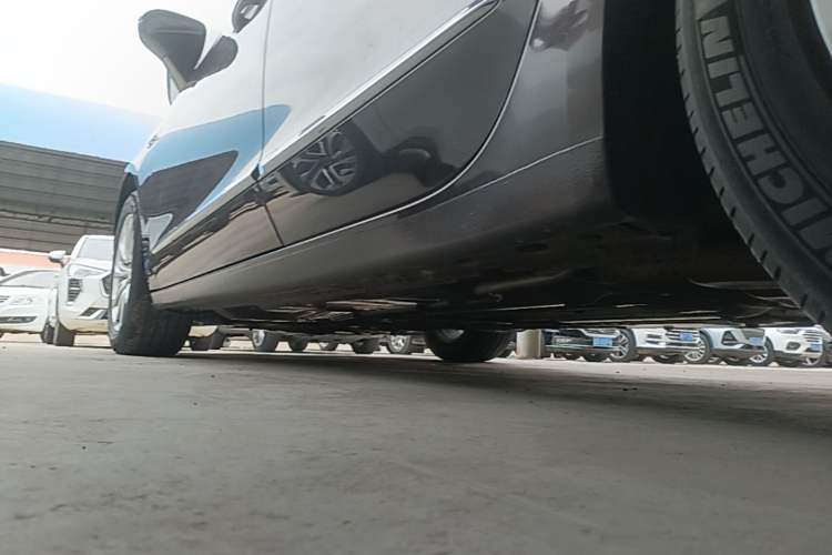 Used Buick LaCrosse 2018 20T Elite Edition Left Side Sill