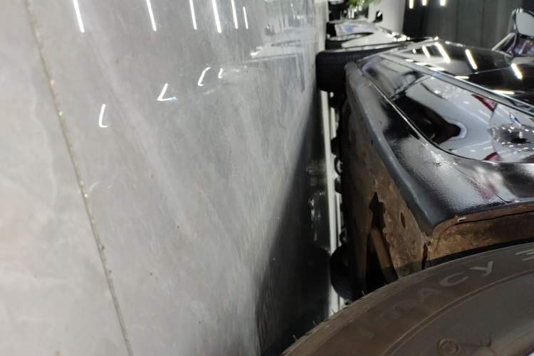Used Buick LaCrosse 2018 20T Elite Edition Left Side Sill