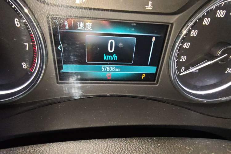 Used Buick LaCrosse 2018 28T Elite Edition Odometer Close Up