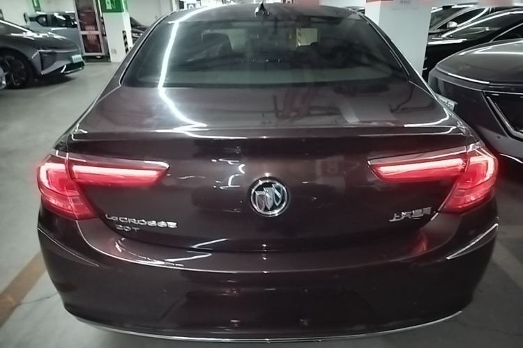 Used Buick LaCrosse 2018 20T Elite Edition Rear