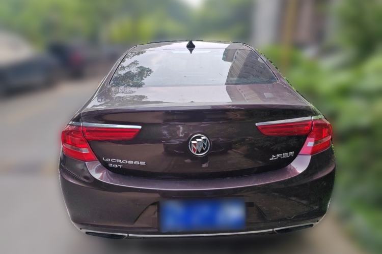 Used Buick LaCrosse 2018 28T Luxury Model Rear
