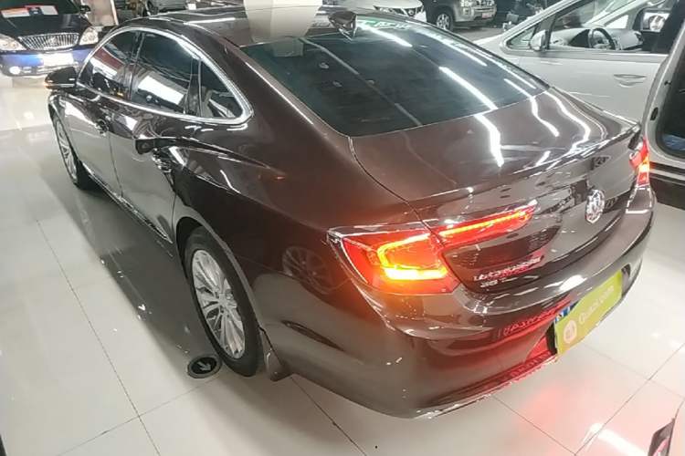 Used Buick LaCrosse 2018 28T Elite Edition Rear Left 45 Deg