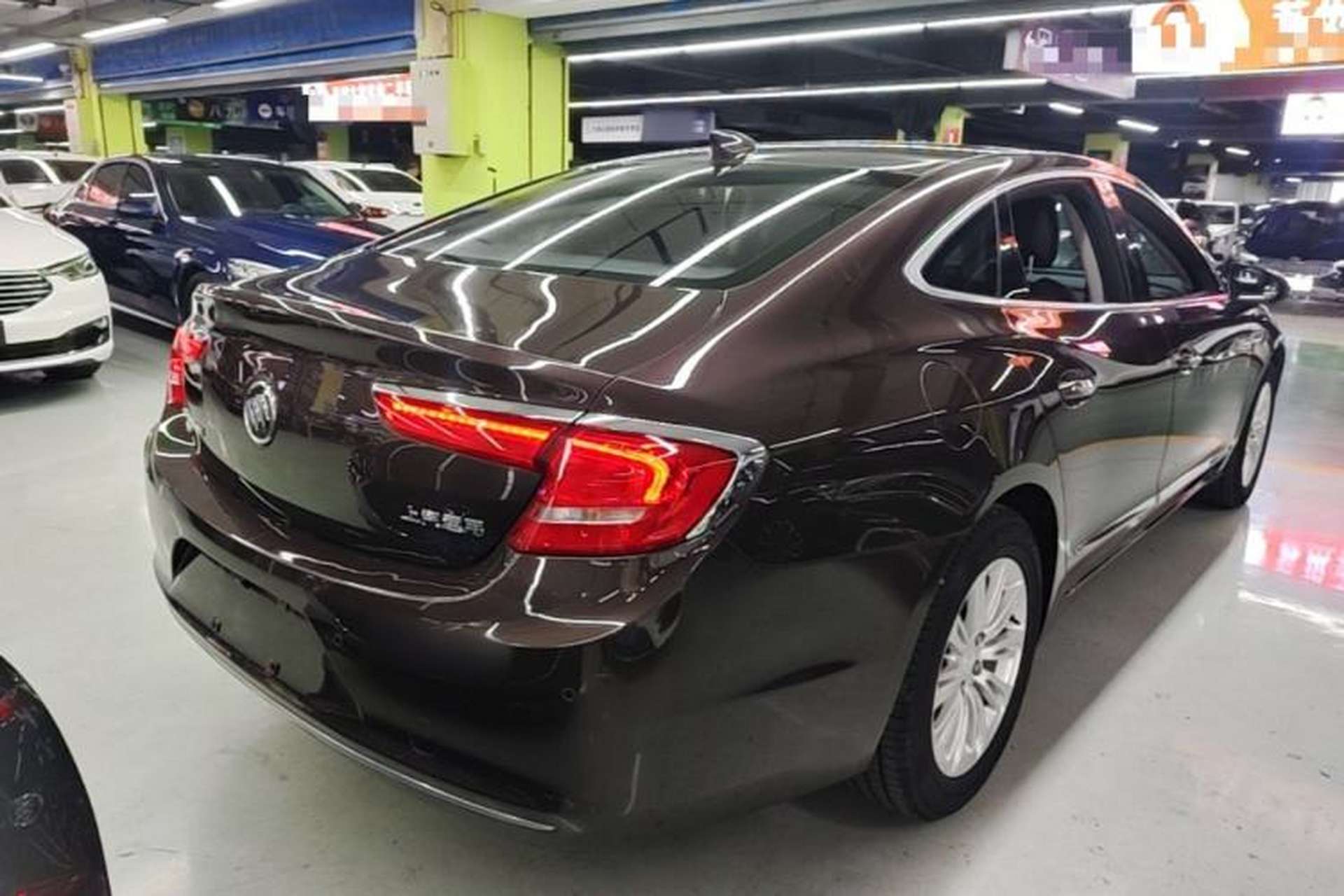 Used Buick LaCrosse 2018 20T Elite Edition Rear Right 45 Deg
