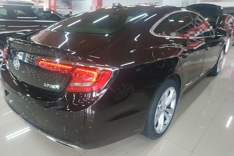 Used Buick LaCrosse 2018 28T Avenir Rear Right 45 Deg
