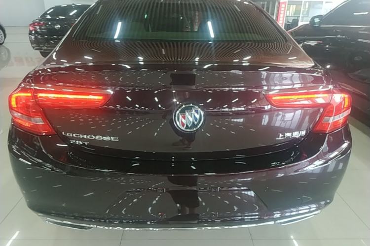 Used Buick LaCrosse 2018 28T Avenir Rear