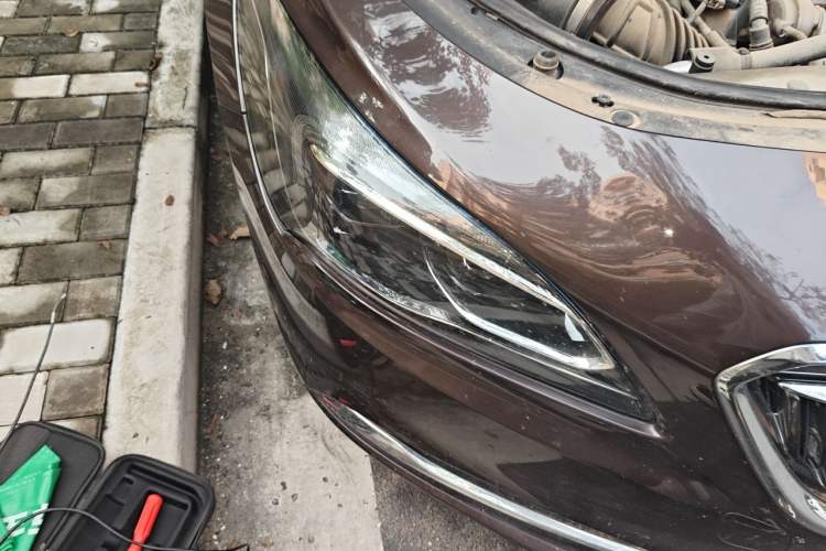 Used Buick LaCrosse 2018 28T Elite Edition Right Front Headlight
