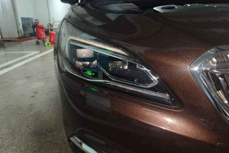 Used Buick LaCrosse 2018 20T Elite Edition Right Front Headlight