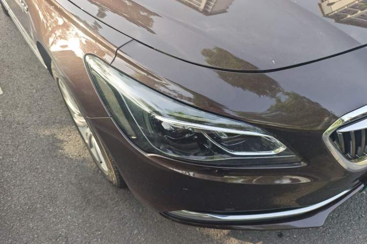 Used Buick LaCrosse 2018 20T Elite Edition Right Front Headlight