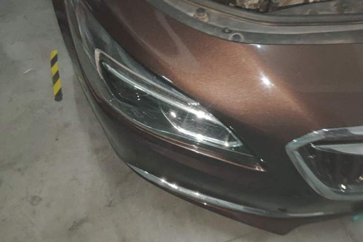 Used Buick LaCrosse 2018 30H Elite Edition Right Front Headlight