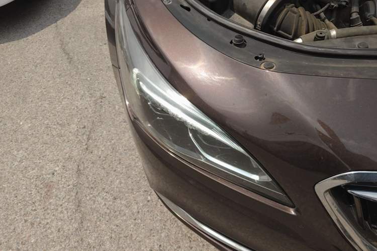 Used Buick LaCrosse 2018 20T Elite Edition Right Front Headlight