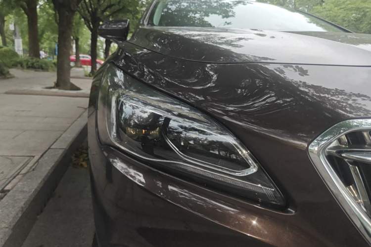 Used Buick LaCrosse 2018 20T Elite Edition Right Front Headlight