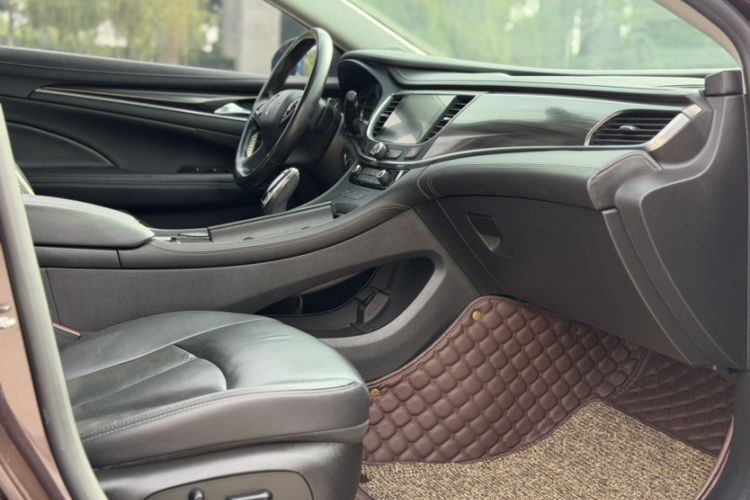 Used Buick LaCrosse 2018 20T Elite Edition Right Front Seat