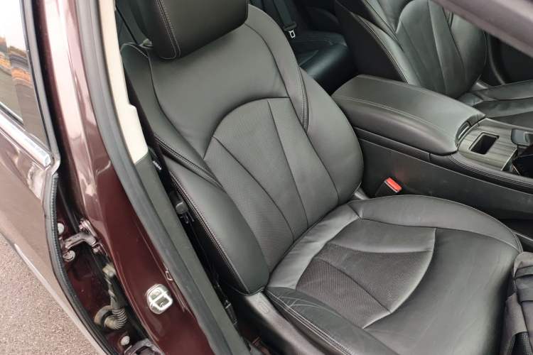 Used Buick LaCrosse 2018 20T Elite Edition Right Front Seat