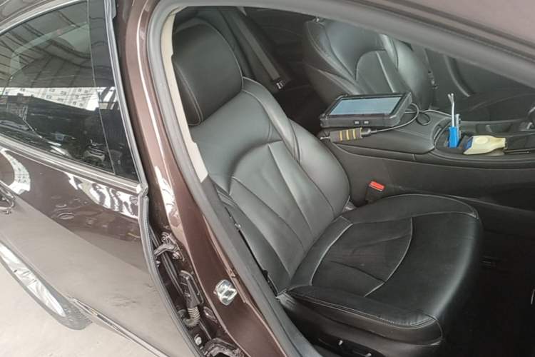 Used Buick LaCrosse 2018 20T Elite Edition Right Front Seat