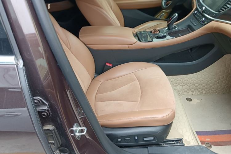 Used Buick LaCrosse 2018 28T Luxury Model Right Front Seat