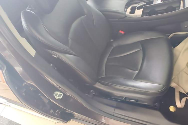 Used Buick LaCrosse 2018 20T Elite Edition Right Front Seat