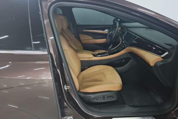 Used Buick LaCrosse 2018 28T Luxury Model Right Front Seat
