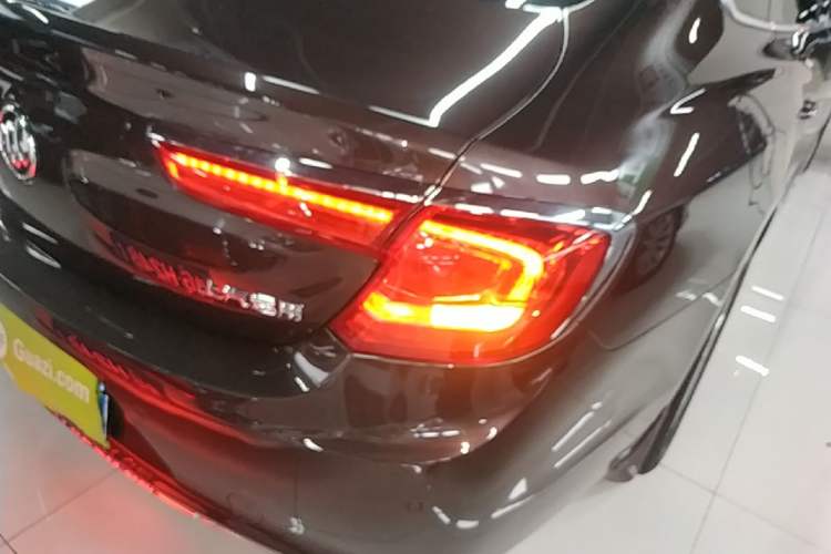 Used Buick LaCrosse 2018 28T Elite Edition Right Rear Taillight