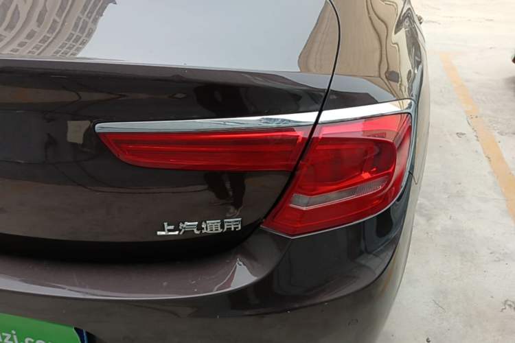 Used Buick LaCrosse 2018 28T Luxury Model Right Rear Taillight