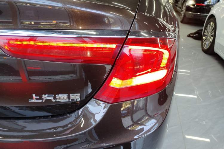 Used Buick LaCrosse 2018 20T Elite Edition Right Rear Taillight