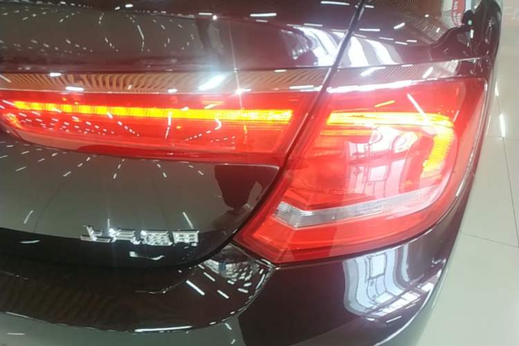 Used Buick LaCrosse 2018 28T Avenir Right Rear Taillight