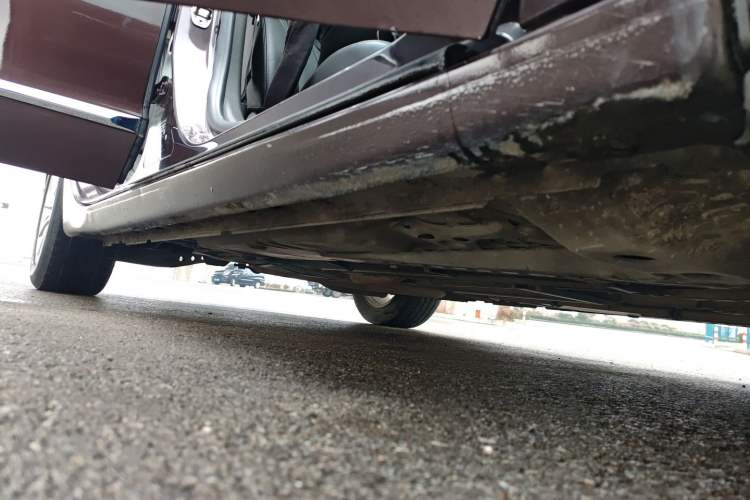 Used Buick LaCrosse 2018 20T Elite Edition Right Side Sill