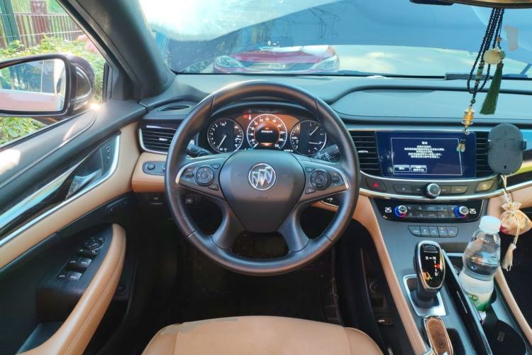 Used Buick LaCrosse 2018 20T Luxury Model Steering Wheel
