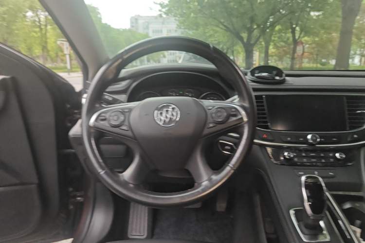 Used Buick LaCrosse 2018 20T Elite Edition Steering Wheel
