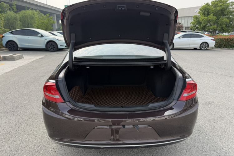 Used Buick LaCrosse 2018 20T Elite Edition Trunk