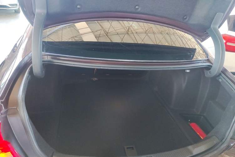 Used Buick LaCrosse 2018 28T Elite Edition Trunk